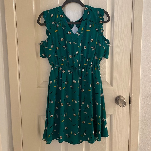 Dress - Picture 1 of 4